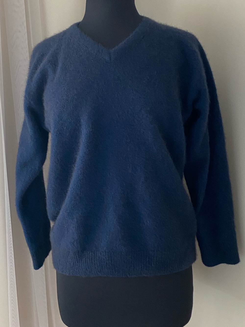 KORU V-Neck Navy Blue Merino Wool, Possum Fur & Silk Sweater Women's Size Medium